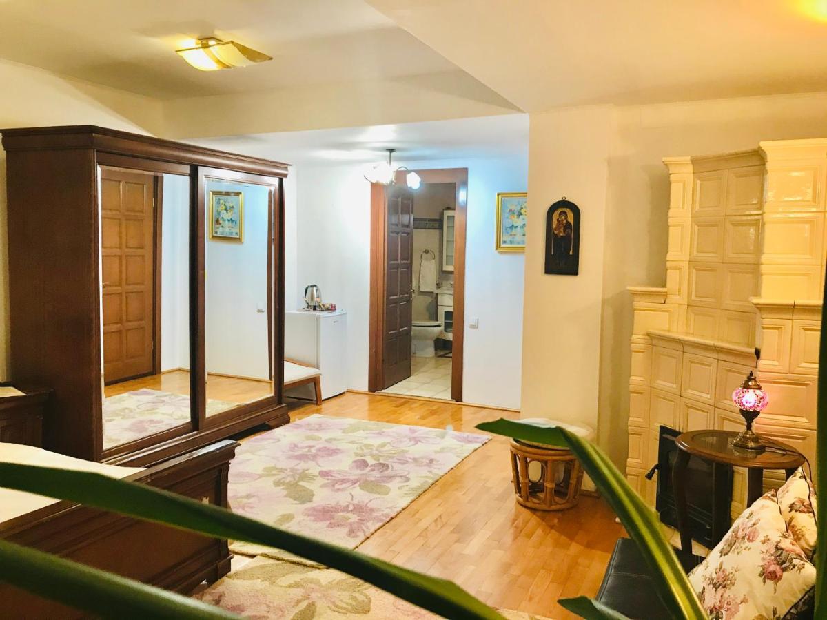 Rapsodia Pension Suceava Exterior photo