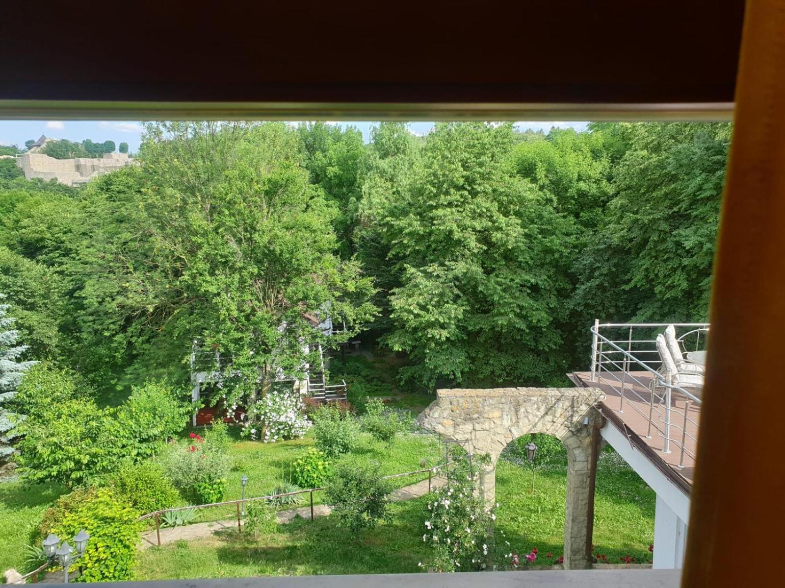 Rapsodia Pension Suceava Exterior photo