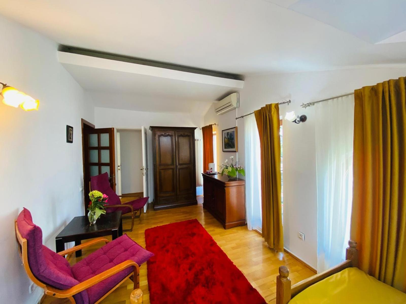 Rapsodia Pension Suceava Exterior photo