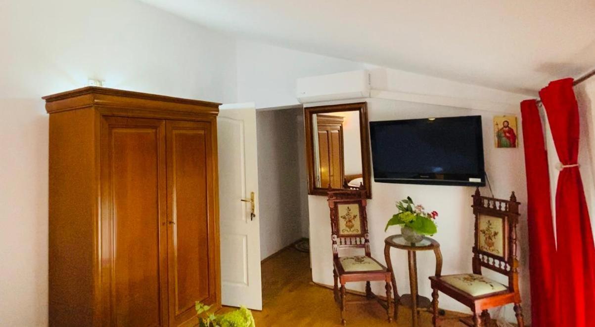 Rapsodia Pension Suceava Exterior photo