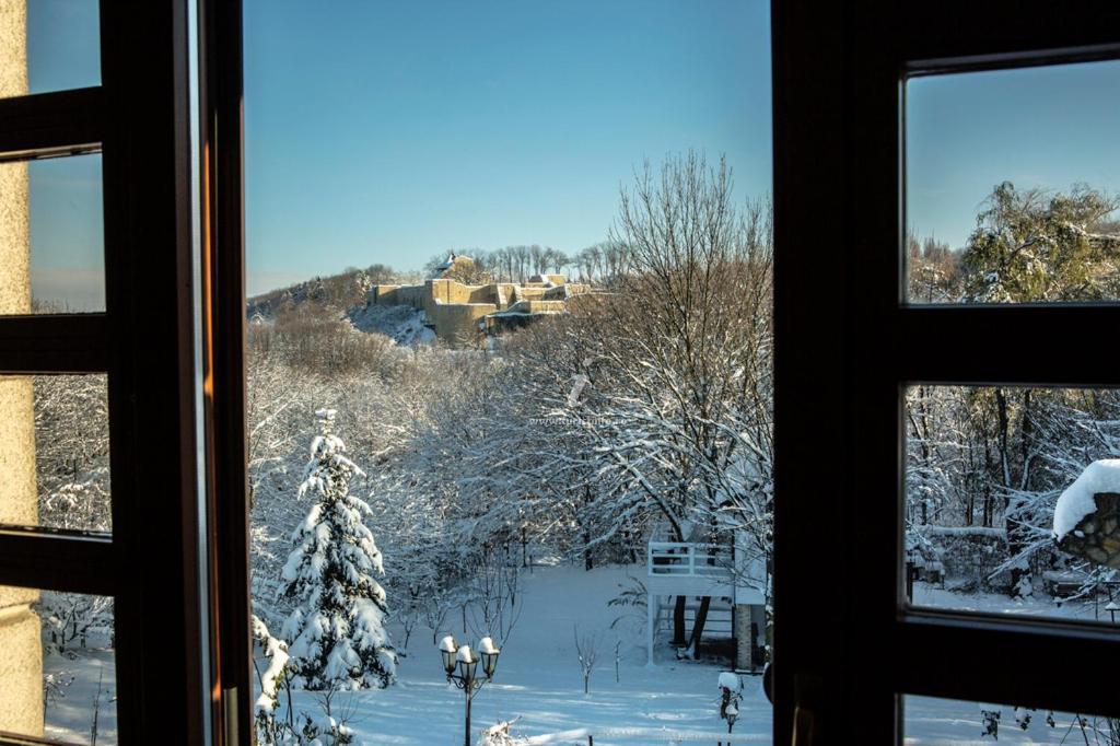 Rapsodia Pension Suceava Exterior photo