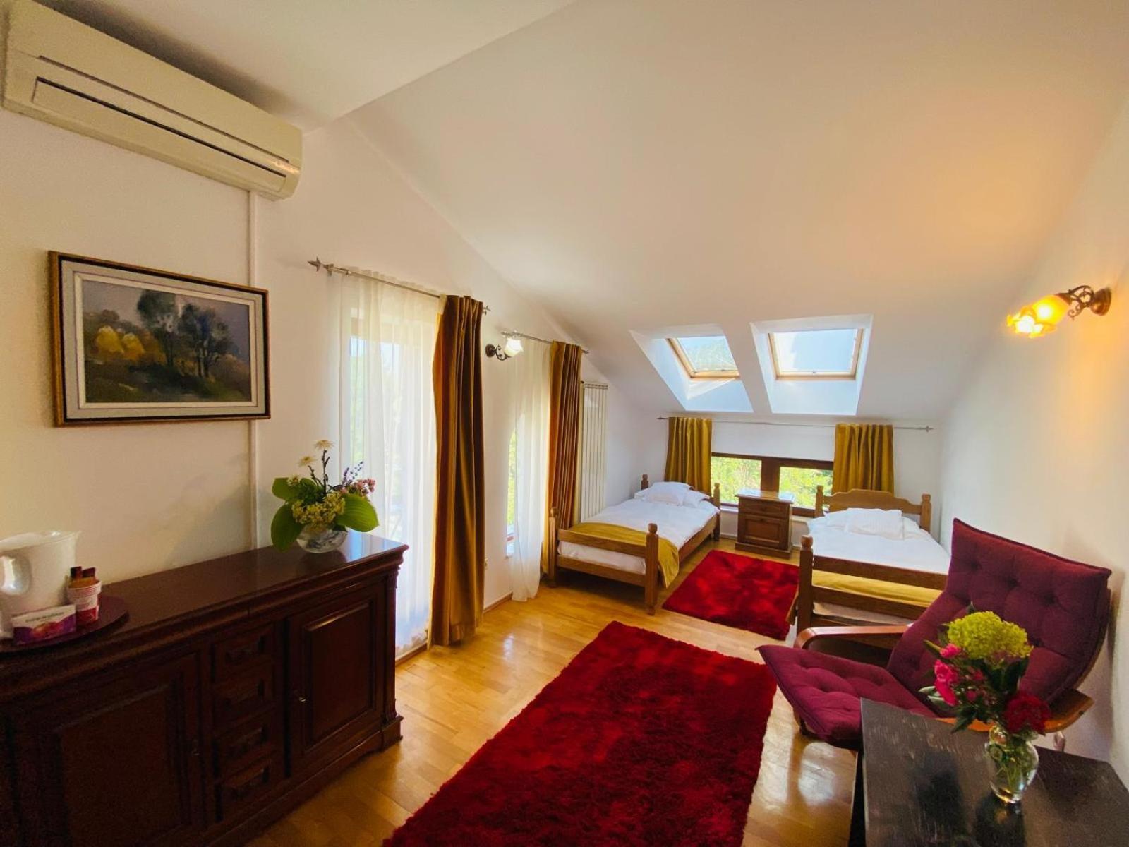 Rapsodia Pension Suceava Exterior photo