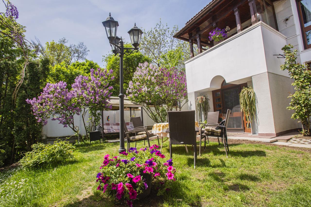Rapsodia Pension Suceava Exterior photo